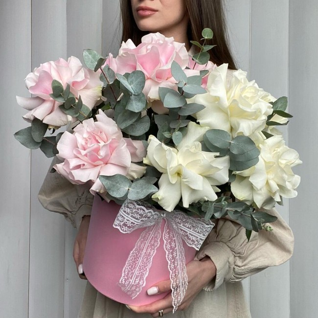 Букет цветов "Шляпная коробка Нежный дуэт"